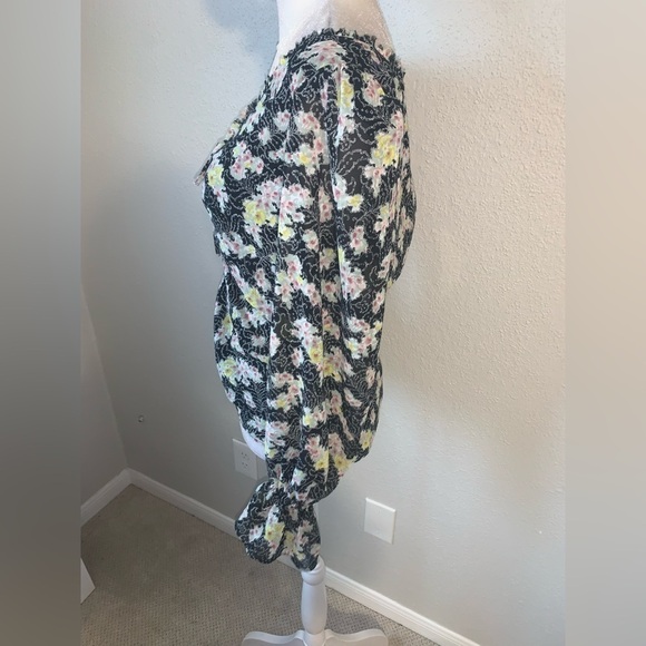 Cinq a Sept Kimberly Floral Print Top Size Medium - Picture 3 of 6